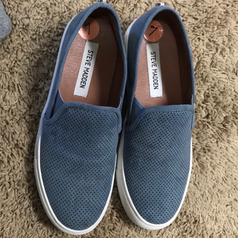 Steve Madden Blue Suede Flats